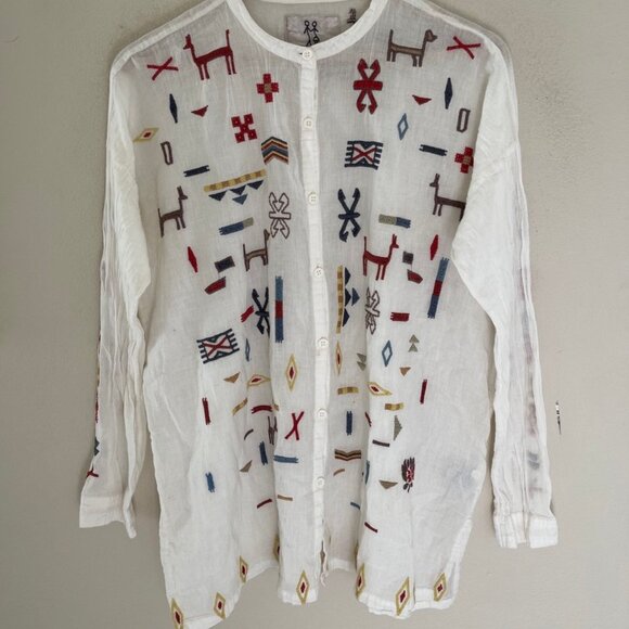 JOHNNY WAS  Geometric & Llama Embroidered White Top: XS (RUNS LARGE!) P2P is 23" - Picture 1 of 8